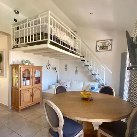 La Petite Maison Maximoise - Kleine Haus Maximoise By Interhome *